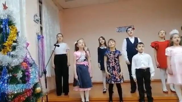 Выстуление учащихся хорового отделения на родительском собрании/декабрь 2023г./ смотреть онлайн
