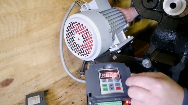 Old VFD vs new vector controlled VFD смотреть онлайн