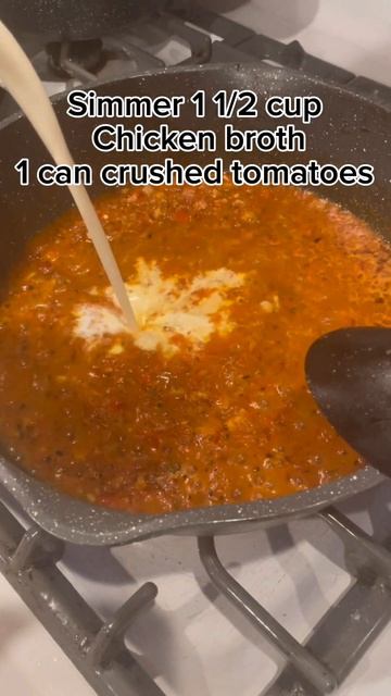 Tuscan Chicken Pasta Topped with Bacon смотреть онлайн