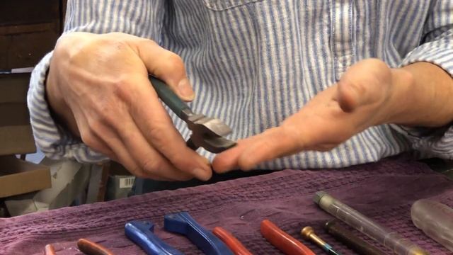 Stained glass cutting tools overview смотреть онлайн