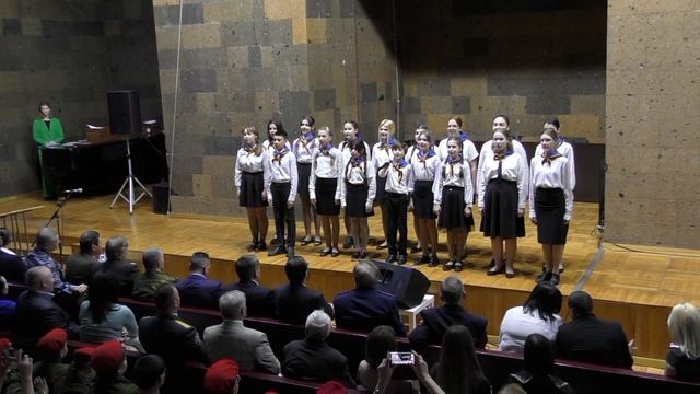 Хор гимназии № 19 (Ростов-на-Дону) - Мы с тобой, Россия смотреть онлайн