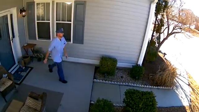Arlo Pro Wireless Smart Security Cam Demo - Motion Detection of Package Delivery смотреть онлайн