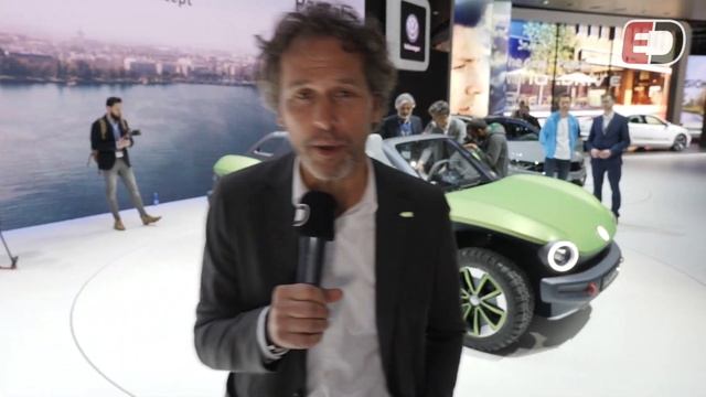 e-Nieuws vanuit Genève: Volkswagen I.D. Buggy. Geen deuren, geen dak maar wel een powerbank смотреть онлайн