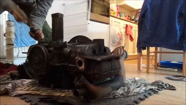 Engine strip down on a VW Beetle смотреть онлайн