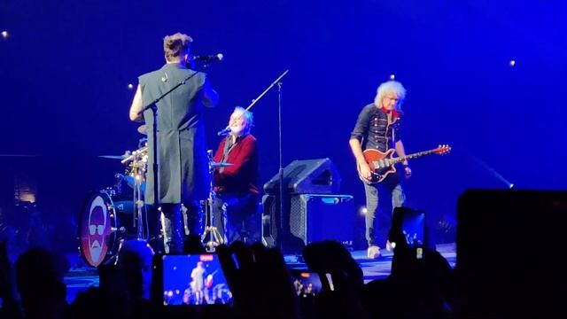 Queen + Adam Lambert - Under Pressure Wizink center Madrid 7 julio 2022 4K смотреть онлайн