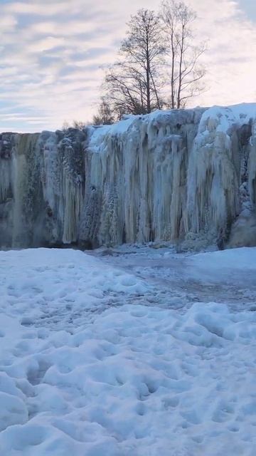 между нами зима , ледяные пещеры #shorts #winter #estonia #круто #зима #релакс #водопад #шумводопад смотреть онлайн