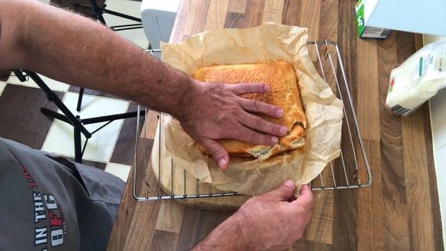 Jam and Coconut Sponge with Pink Custard смотреть онлайн