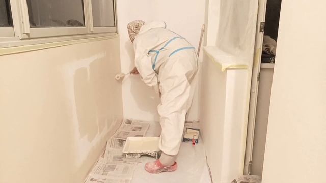 Покраска стены лоджии