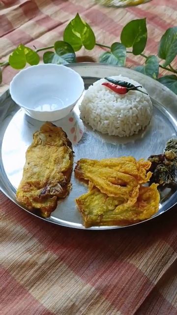 Simple Bengali Lunch Thali #shorts #trending #viral #youtubeshorts смотреть онлайн