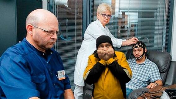 Треш кодирование от алкоголизма Запугивали смертью, воздействовали электричеством. смотреть онлайн