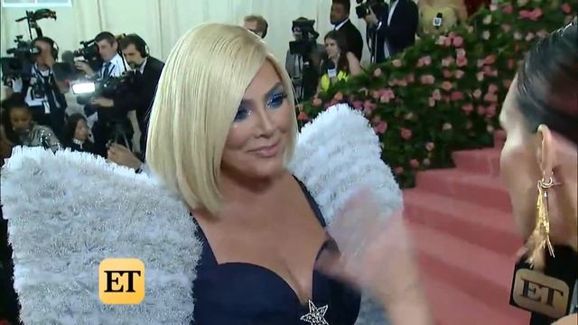 Met Gala 2019: Kris Jenner Says Kylie Picked Her Blonde Hair (Exclusive) смотреть онлайн