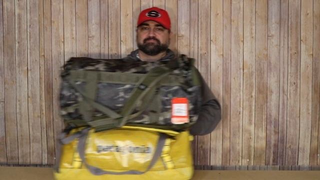 TNF BASE CAMP DUFFEL M AND PATAGONIA BLACK HOLE DUFFEL 60L SIZE COMPARISON смотреть онлайн