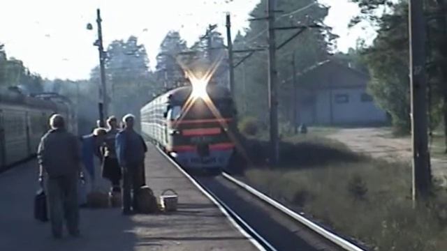Электропоезд ЭР2-900 смотреть онлайн