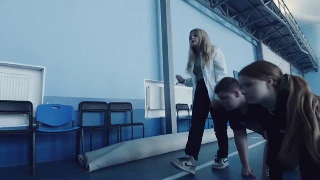 От первого лица Школа 4 Махач в ЗАЛЕ. КОНФЛИКТ ГЛАЗАМИ ШКОЛЬНИКА. Руслан Гладенко смотреть онлайн