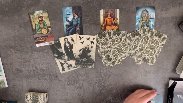 4 короля. Что он думал о Вас сегодня. Его мысли о Вас сегодня. Расклад таро онлайн.