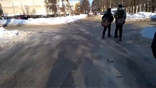 Пацаны хотели подраться но испугались подростка смотреть онлайн