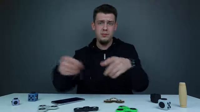 Spinner Champ! Самый долгий Спиннер, Светящийся в Темноте! смотреть онлайн