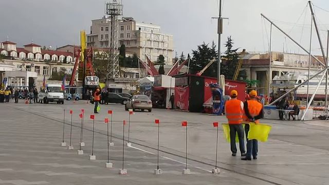 Фигурное вождение в Ялте 26 октября 2013 смотреть онлайн