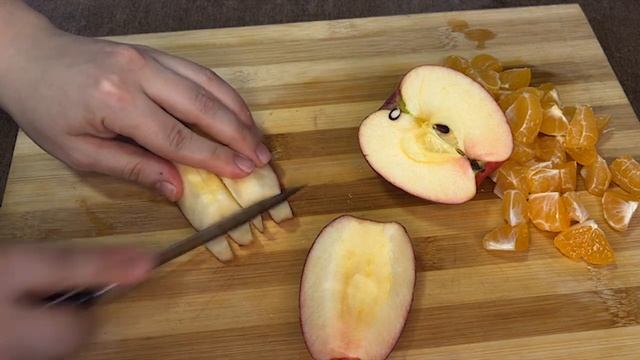 Preparing fruit salad смотреть онлайн