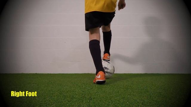 Roll Toe Heel - Static Ball Control Drills - Soccer (Football) Coerver Training for U8-U9 смотреть онлайн