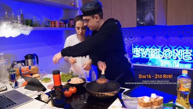 ЭВЕЛОН И ГЕНСУХА ГОТОВЯТ БУРГЕРЫ НА СТРИМЕ смотреть онлайн