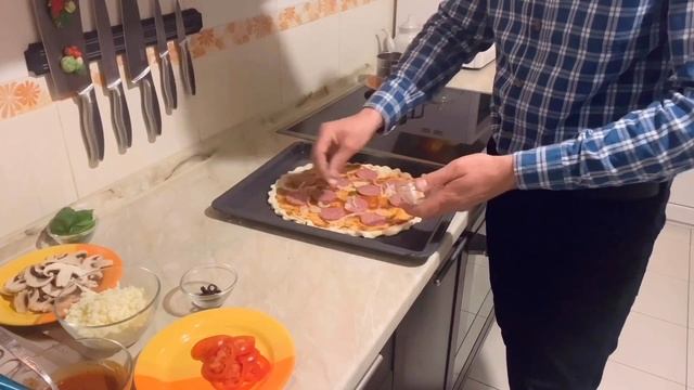 Піца "САЛЯМІ" від ПАПА ДОМА! Смачно! смотреть онлайн