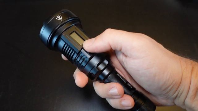 Nitecore p35i | Dual System LEP Flashlight Review + BEAM Test смотреть онлайн