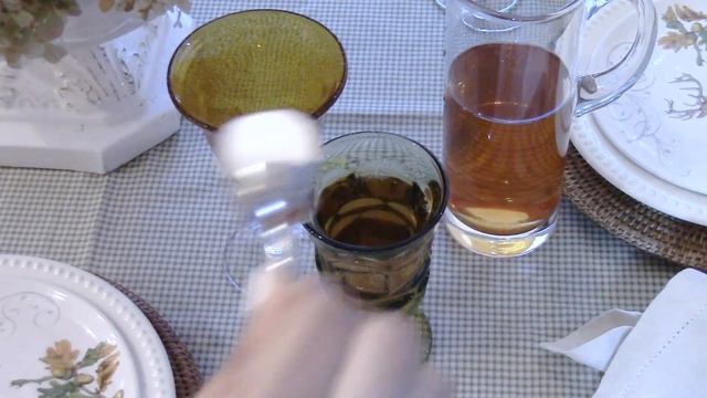 Dining Etiquette How to Properly Drink Iced Tea смотреть онлайн