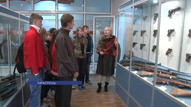 Приднестровские школьники посетили музей Тираспольского юридического института смотреть онлайн