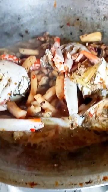Cooking Fresh and Delicious Crab and Squid || #Shorts смотреть онлайн