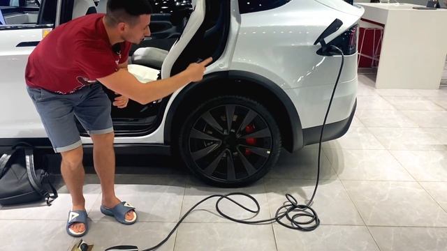 TESLA в Китае. ВЫ БУДЕТЕ УДИВЛЕНЫ! МЫ В КИТАЕ. смотреть онлайн