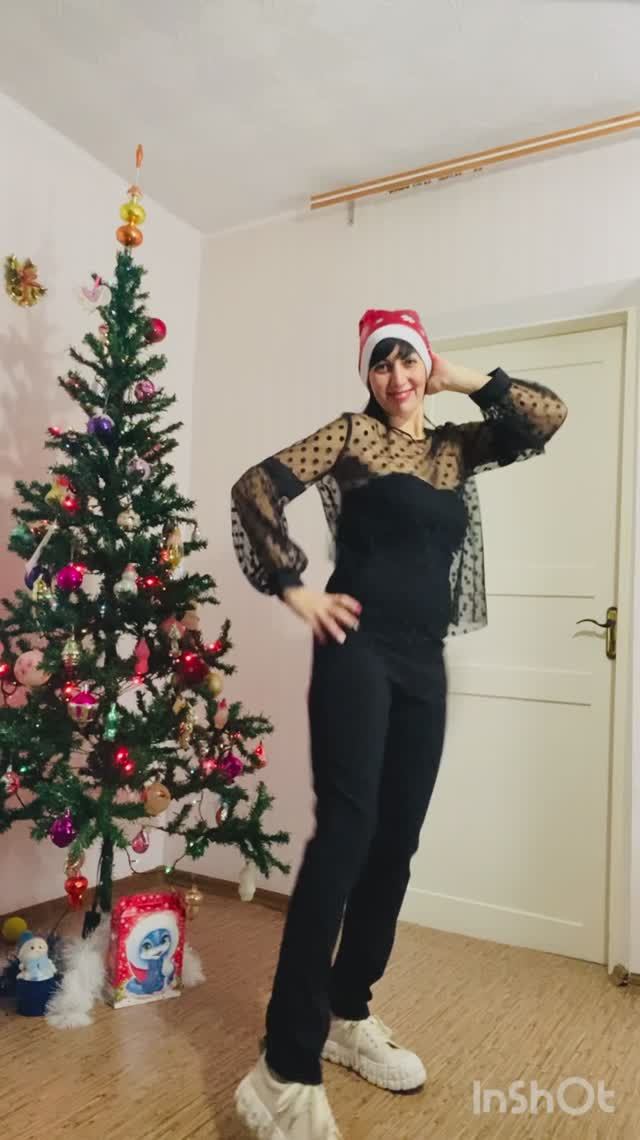 Новогодний 🎄 рилс 💃🏻 #танцы #люблютанцевать #танцуйсомной #танцорка смотреть онлайн