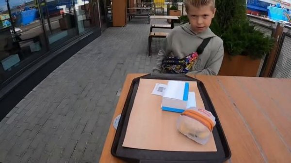 ВКУСНО И ТОЧКА! Пробуем двойной чизбургер