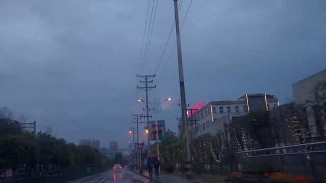 【超小厨】万州拜年2，牛排意面柠檬鸡爪，再来一人一碗牛肉粉，嗦过瘾！ смотреть онлайн