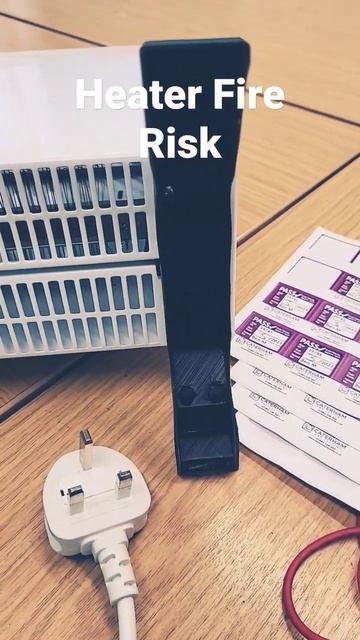 PAT Testing a heater - top tip смотреть онлайн