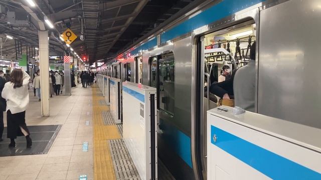 02.12.2022 года.Прибытие и отправление электрички маршута «Офуна-Омия» на станции ТОКИО. смотреть онлайн