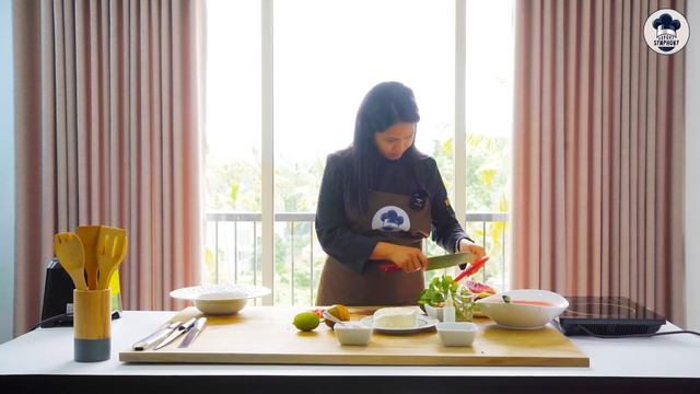 හදන එක හදන්න ඕනේ සුපිරි රසක් එන්න | GAZPACHO SOUP | #savorysymphony #chefchathurika #gazpacho смотреть онлайн