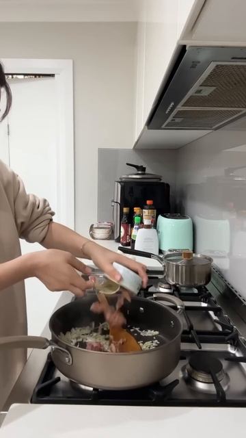 Perfect kimchi fried rice #kimchi #kimchifriedrice #김치볶음밥레시피 #foodblogger смотреть онлайн