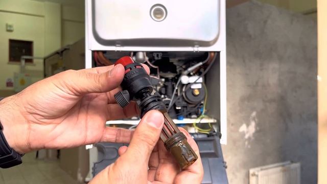 3 Bar Emniyet Ventili / Kombi Neden Su Akıtıyor? / Emniyet Ventili Nedir? [2022] смотреть онлайн