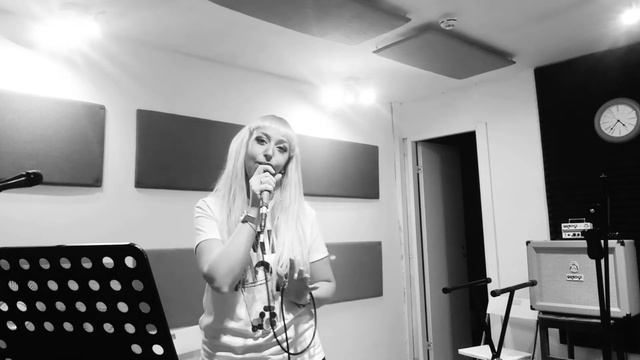 Stevie Sky - What a wonderful world (Louis Armstrong cover) смотреть онлайн