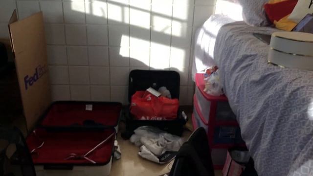 UH Manoa Gateway House Dorm Tour смотреть онлайн