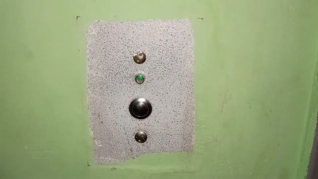 (Переснято) Лифт МЛЗ (≈1980), г/п 320 кг, V=0,71 м/с (ул. Воронина, 11, подъезд 3, г. Запорожье) смотреть онлайн