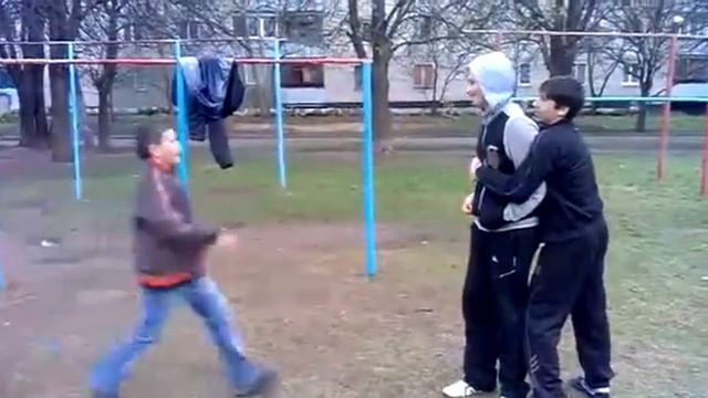 шок школьник показал запрещённый приёмчик в драке смотреть онлайн