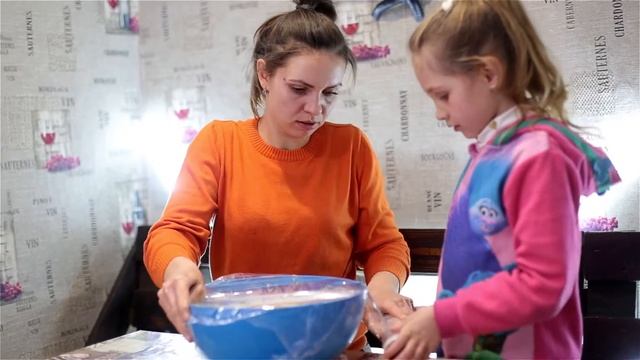Рогалики с ломтиками айвы смотреть онлайн