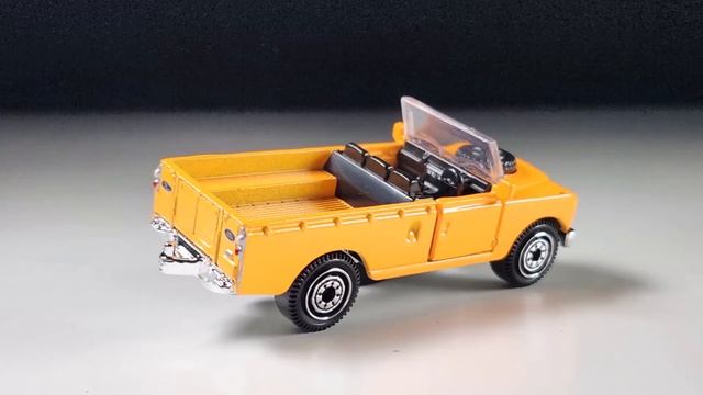 Spotlight: Matchbox 1965 Land Rover Gen II Pickup | 2022 Moving Parts Series смотреть онлайн