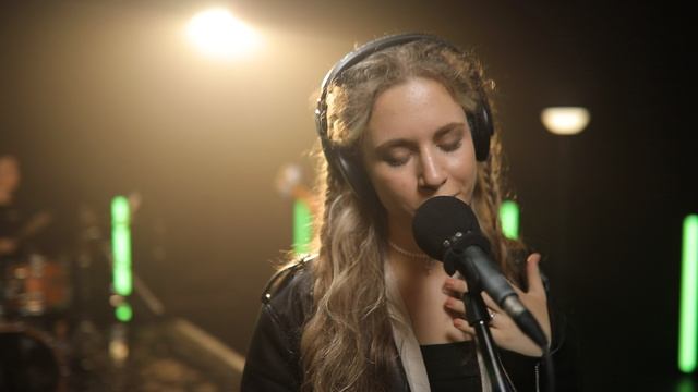 VIDEOGAMES #1 KIRA KABIROVA - GREEN GARDEN (LAURA MVULA COVER)