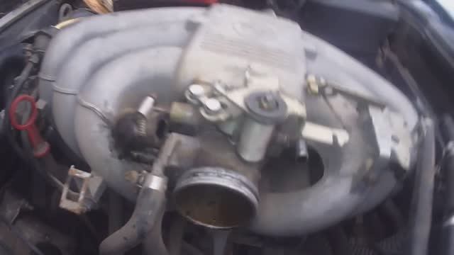 Чистка дроссельной заслонки на автомобиле BMW e34 смотреть онлайн