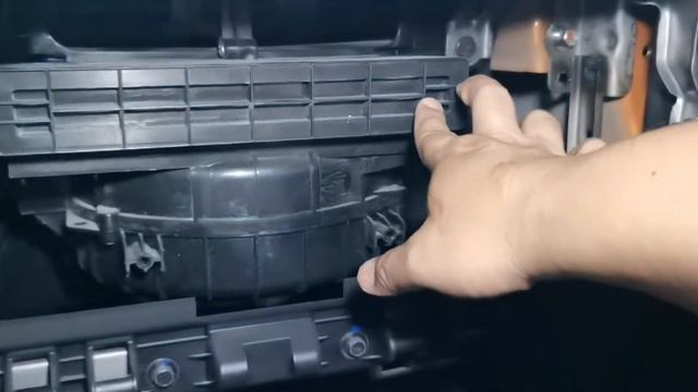 Cabin and Air filter replacement for JAC S2 смотреть онлайн