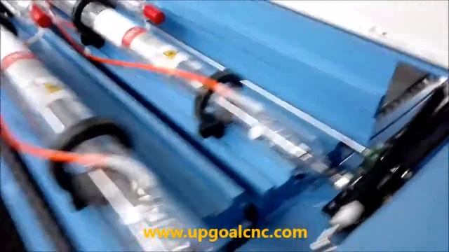 4 Heads Auto Feeding Fabric Co2 Laser Cutting Machine смотреть онлайн
