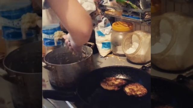 Альбина жарит драники. Часть 3 смотреть онлайн